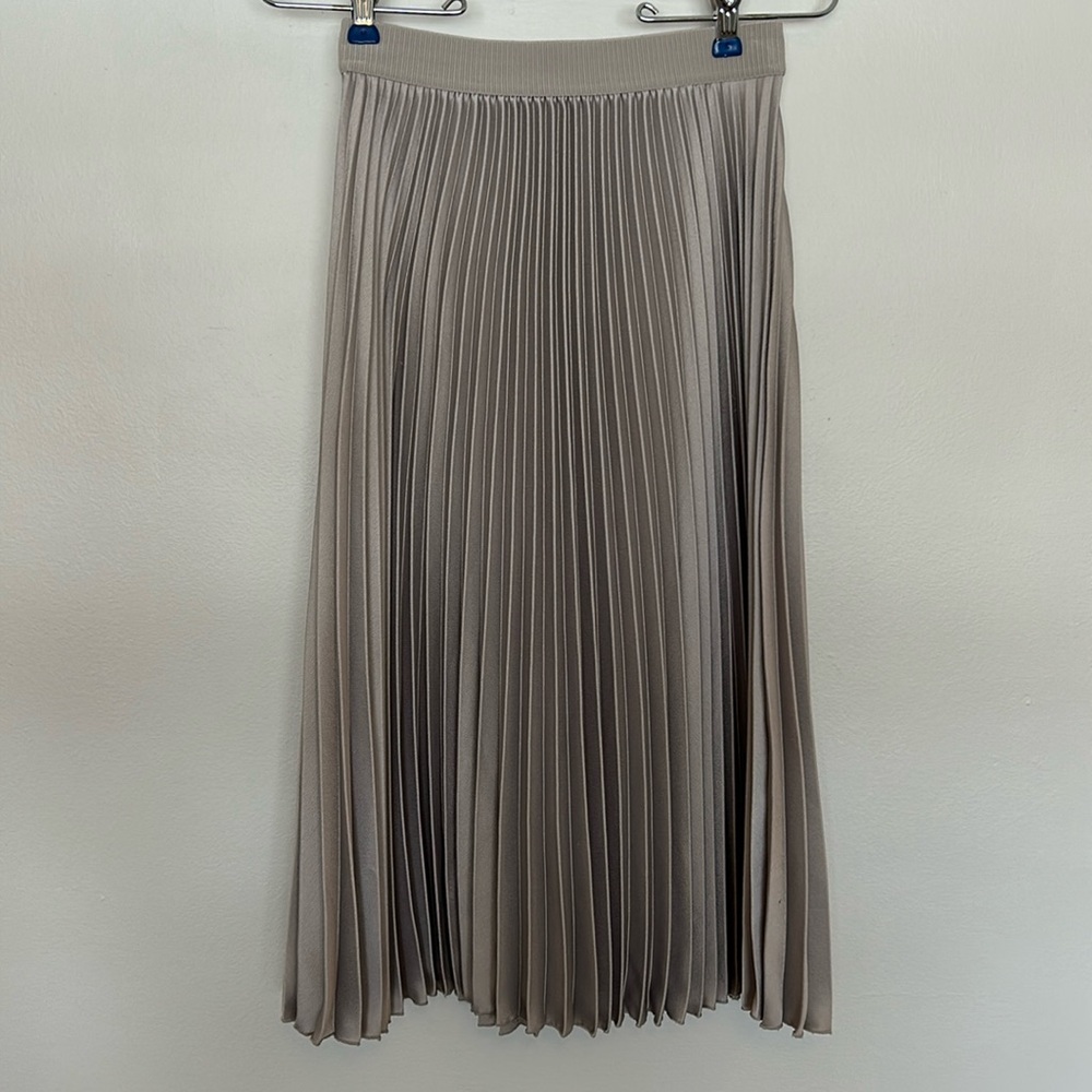 GARAGE SALE
H&M skirt